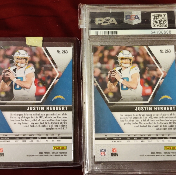 Justin Herbert RC Panini Mosaic PSA 10 + original - Picture 2 of 4